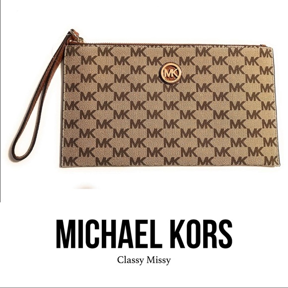 Michael Kors Handbags - NWT Michael kors Fulton Clutch wristlet
